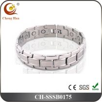 Single Line Men‘s Magnetic Bracelet SSSB0175